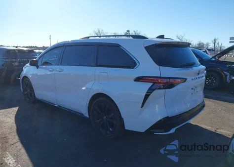 2022 Toyota Sienna Xse z USA, uszkodzony, nr VIN 5TDDRKEC1NS095906